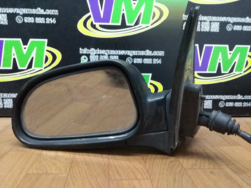 Retrovisor izquierdo