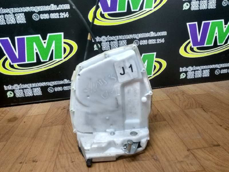 Cerradura puerta trasera derecha