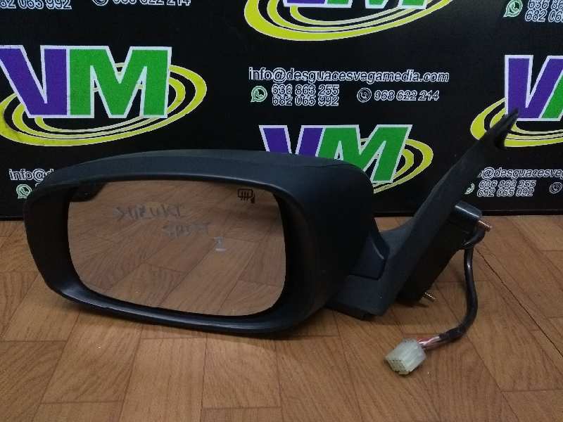 Retrovisor izquierdo