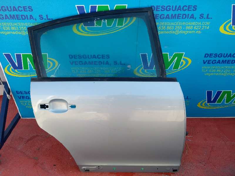 Rear right door, photo 1 of 1