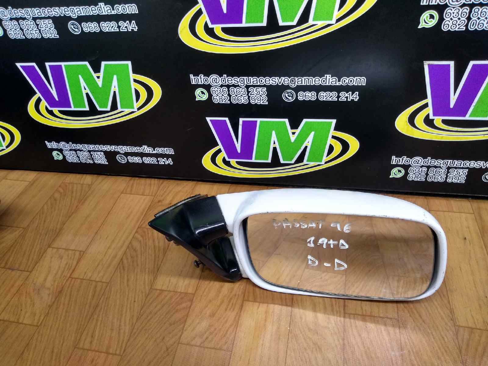 Retrovisor derecho