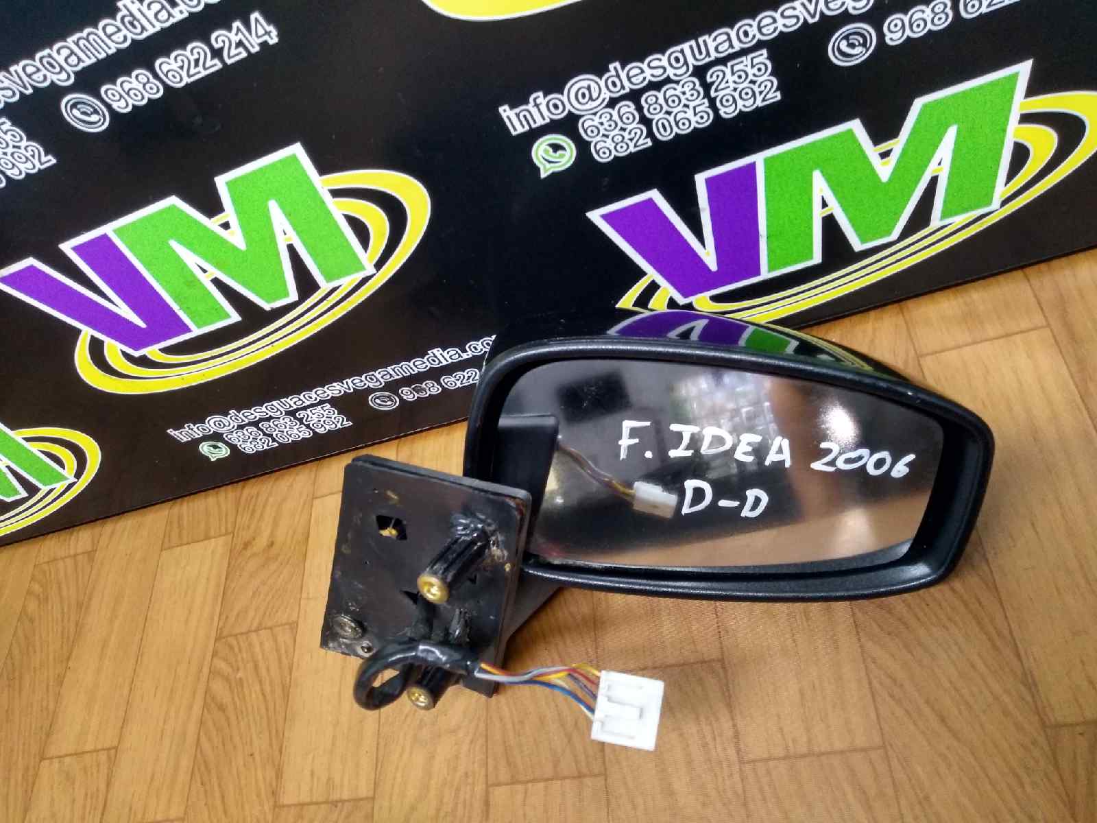 Retrovisor derecho