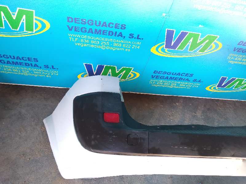 Paragolpes trasero, foto 1 de 3