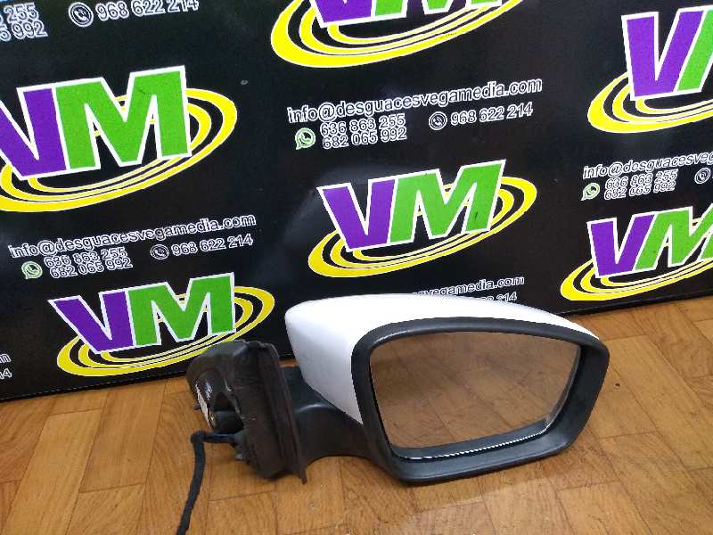 Retrovisor derecho