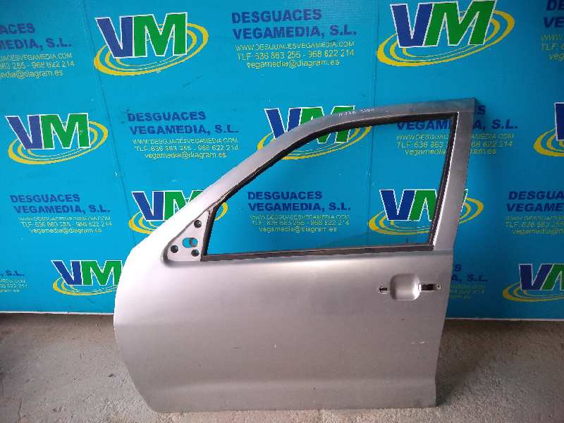 Puerta delantera izquierda