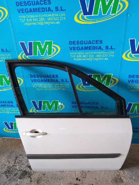 Puerta delantera derecha, foto 1 de 1