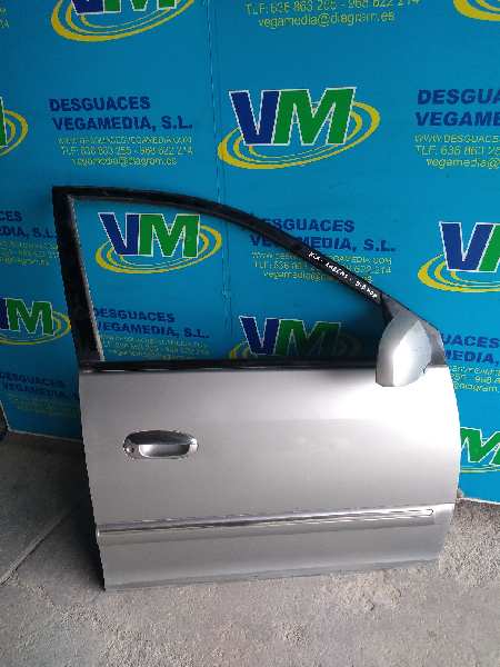 Puerta delantera derecha