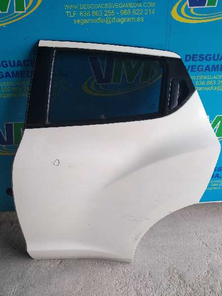 Puerta trasera izquierda, foto 1 de 4