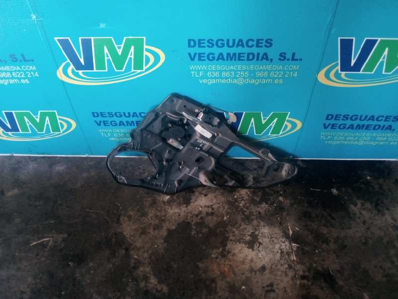 Elevalunas trasero derecho