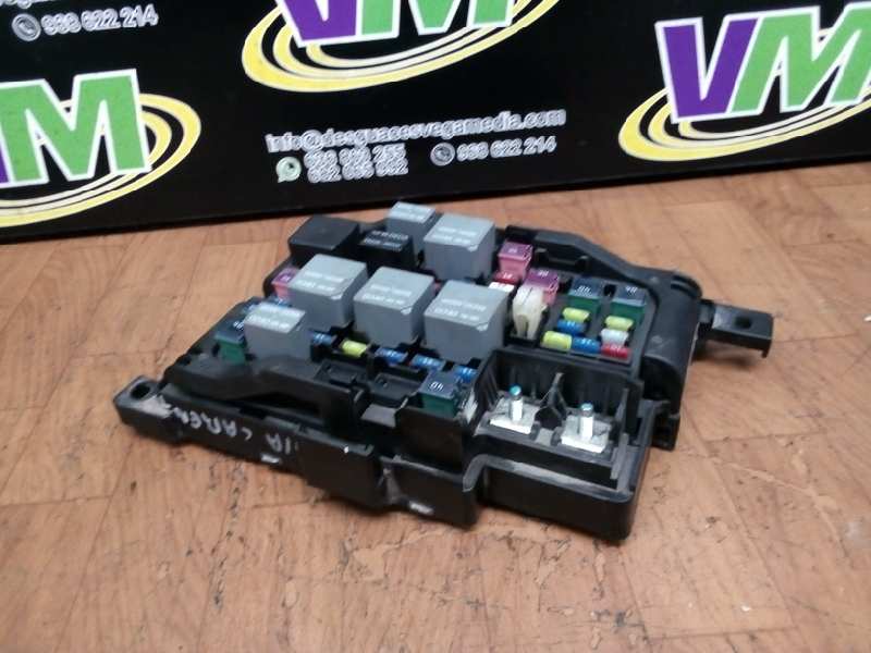 Caja reles / fusibles