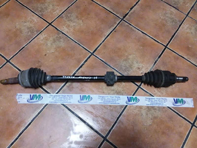 Front right drive shaft, photo 1 of 3