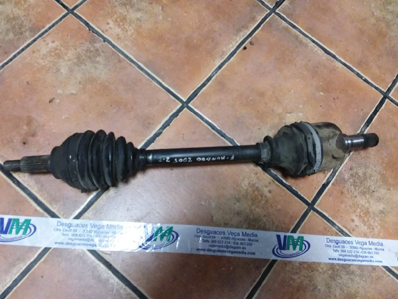 Transmision delantera izquierda, foto 1 de 3