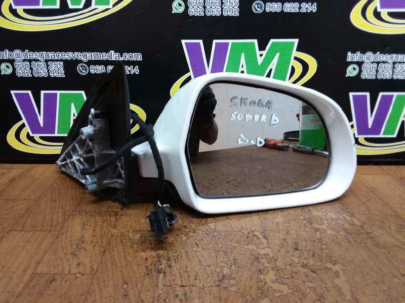 Retrovisor derecho, foto 1 de 3
