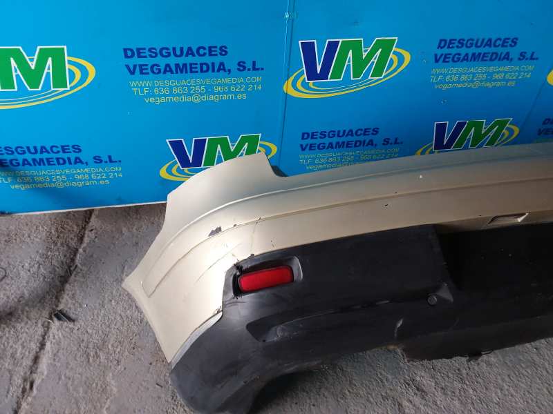 Paragolpes trasero