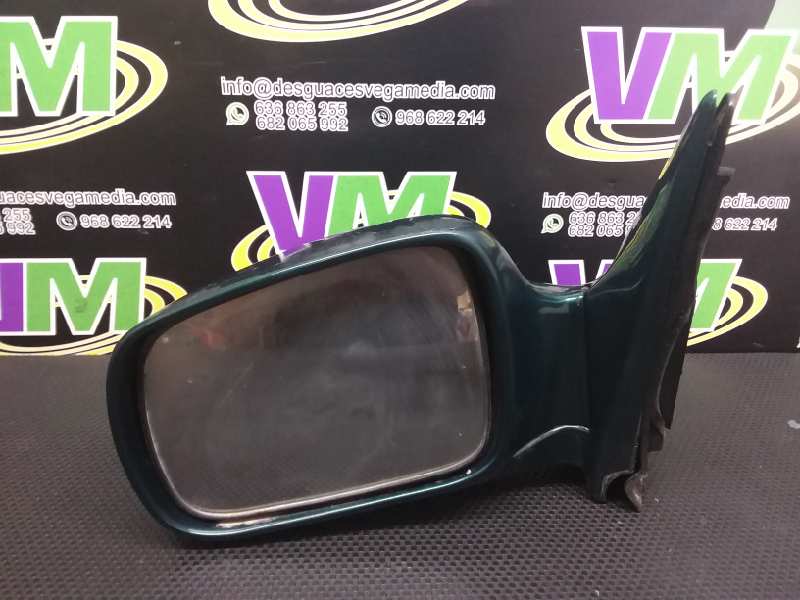 Retrovisor izquierdo