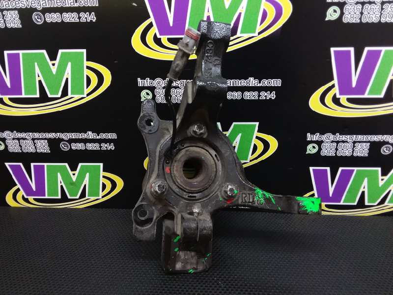 Front right steering knuckle, photo 1 of 2