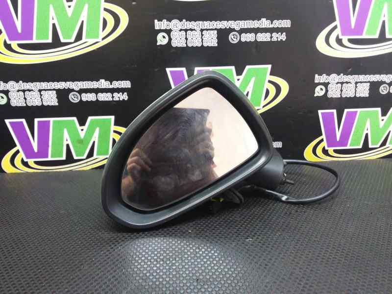 Retrovisor izquierdo