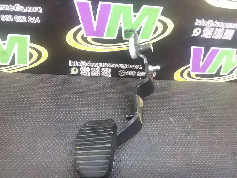 Pedal embrague