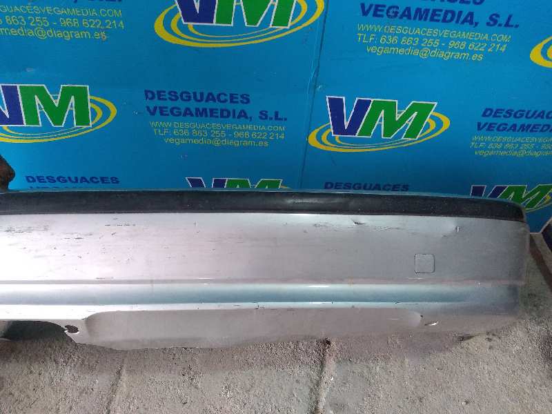 Paragolpes trasero