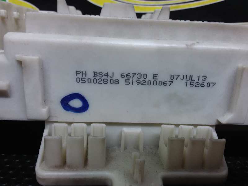Caja reles / fusibles