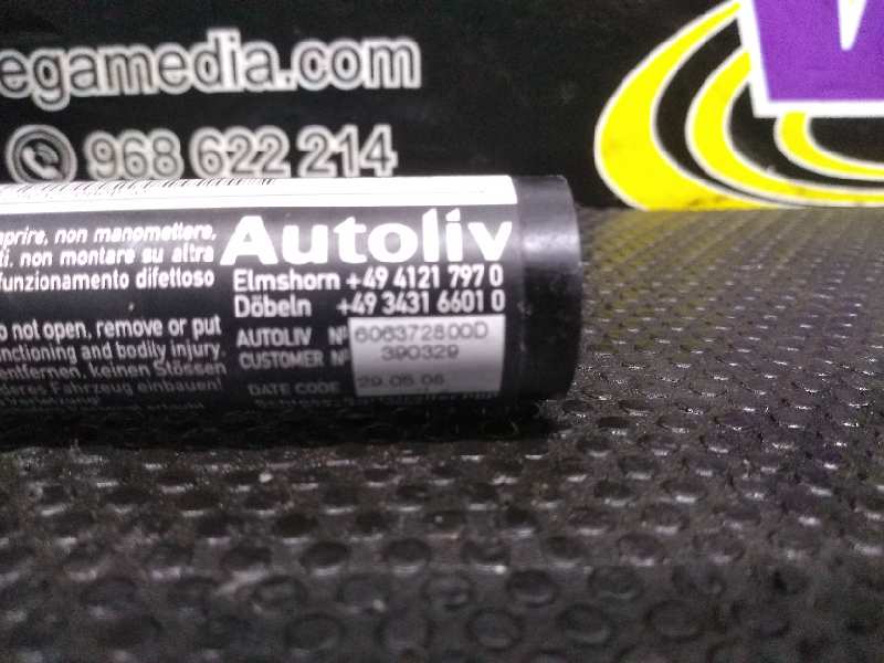 Right airbag pretensioner, photo 1 of 3