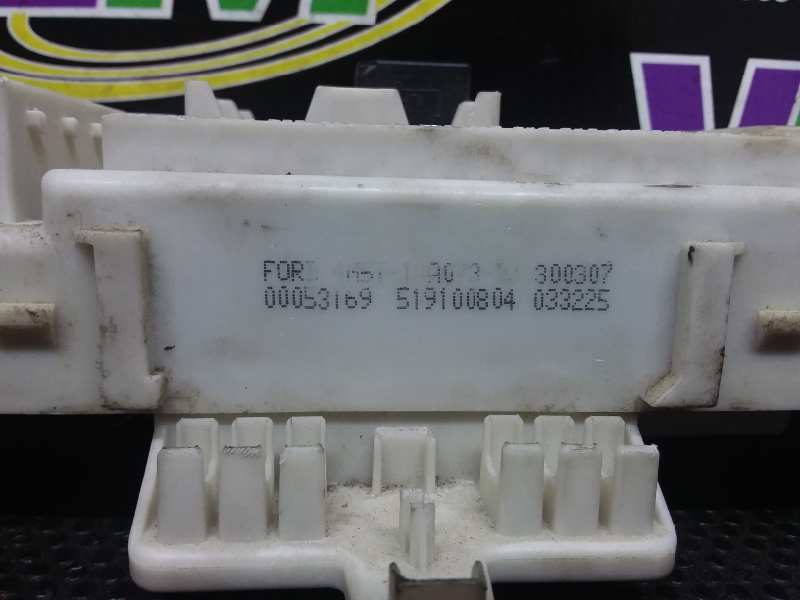 Caja reles / fusibles