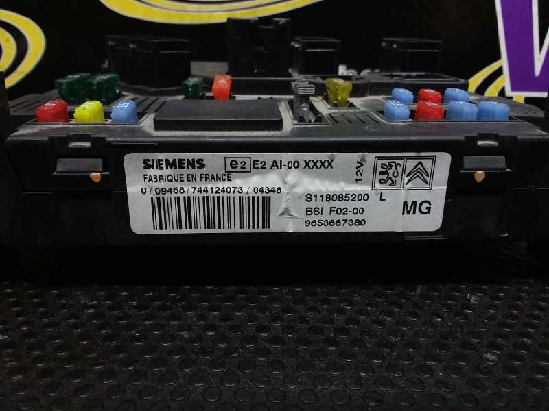 Caja reles / fusibles
