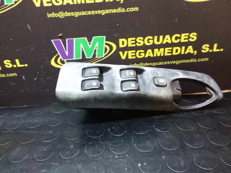 Mando elevalunas delantero izquierdo