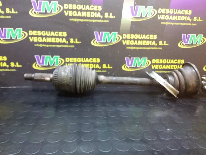 Transmision delantera izquierda