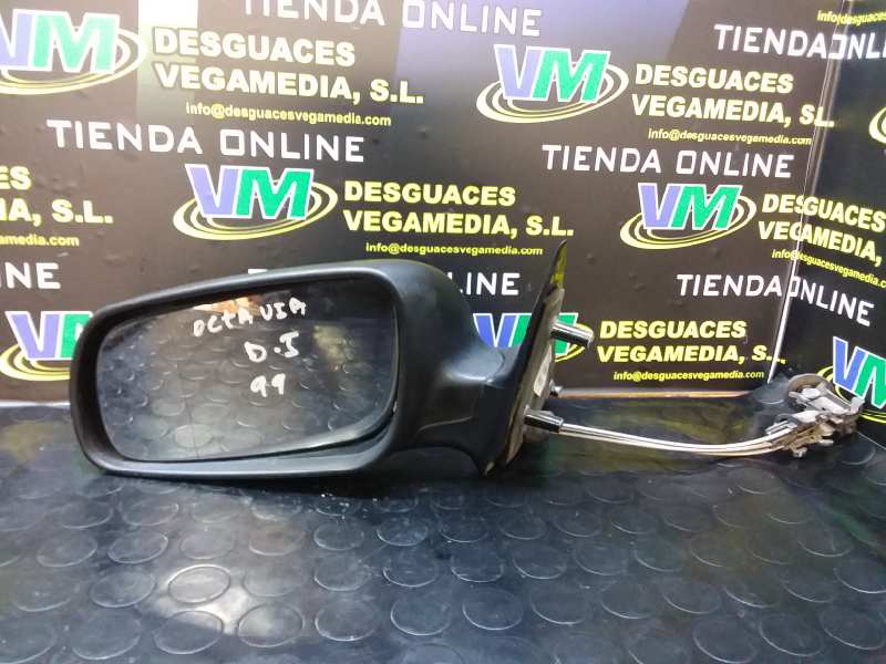 Retrovisor izquierdo