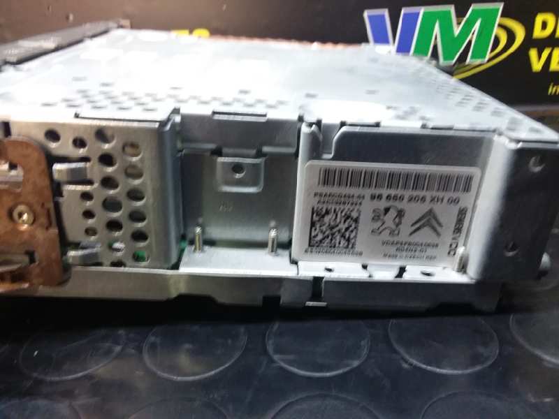 Sistema audio / autoradio CD, foto 1 di 2