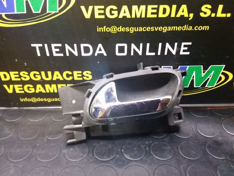 Maneta interior delantera izquierda