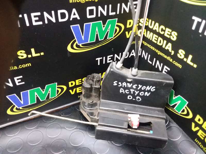 Cerradura puerta delantera derecha
