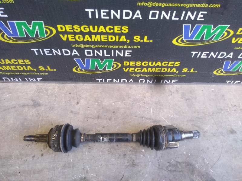 Transmision delantera izquierda, foto 1 de 3