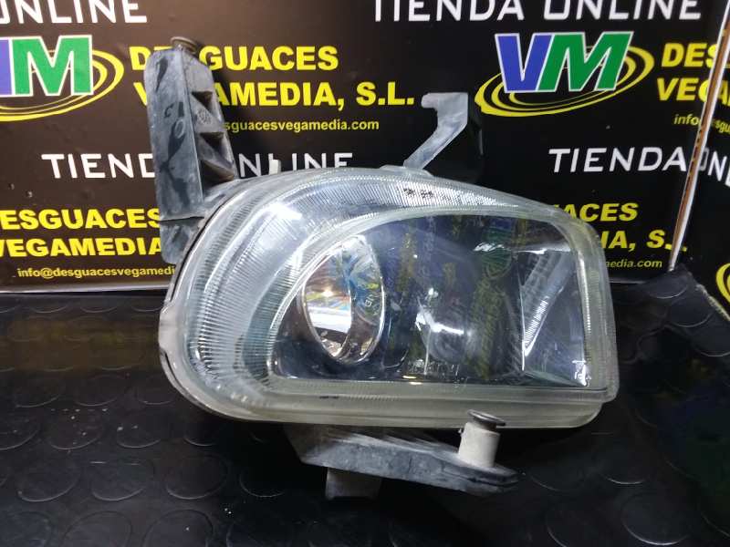 Faro antiniebla izquierdo