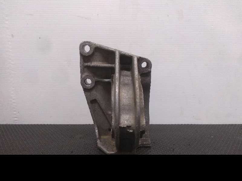 Soporte motor trasero
