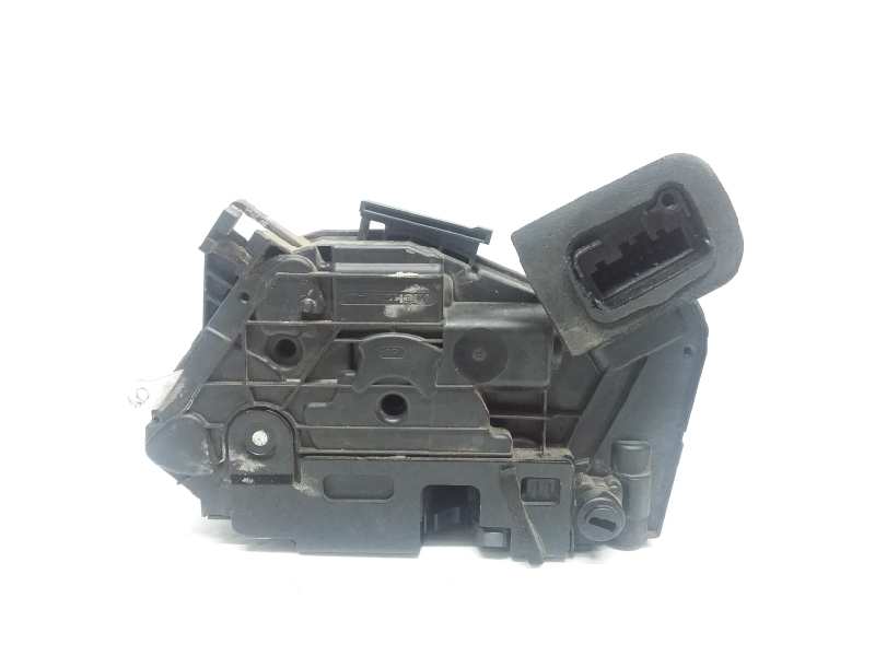Rear right door lock, photo 1 of 3