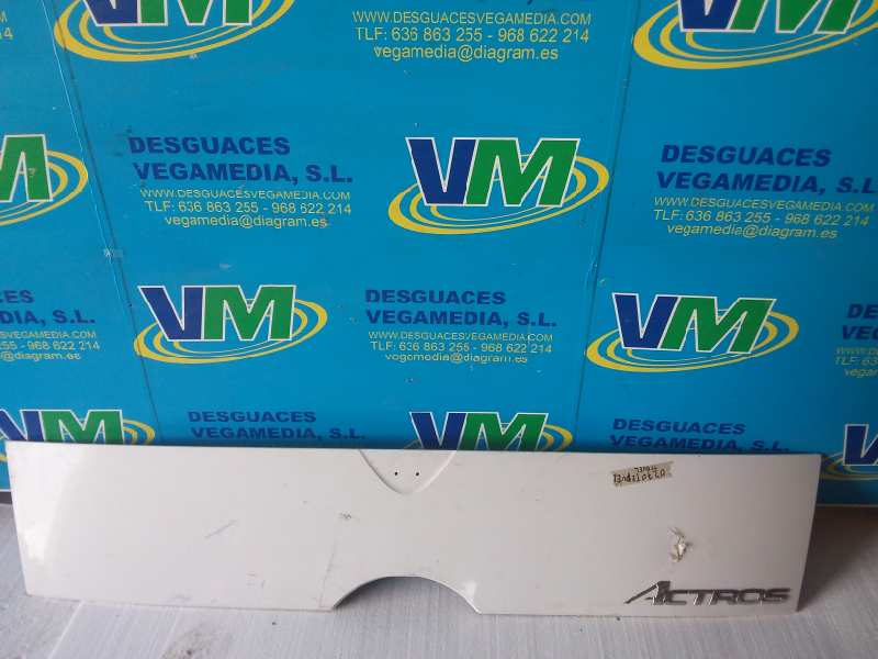 Panel frontal, foto 1 de 3