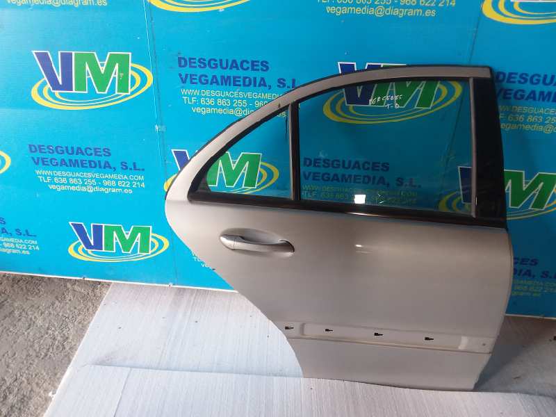 Puerta trasera derecha
