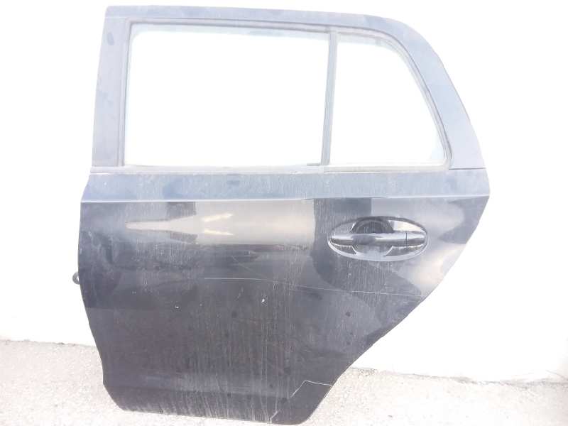 Puerta trasera izquierda