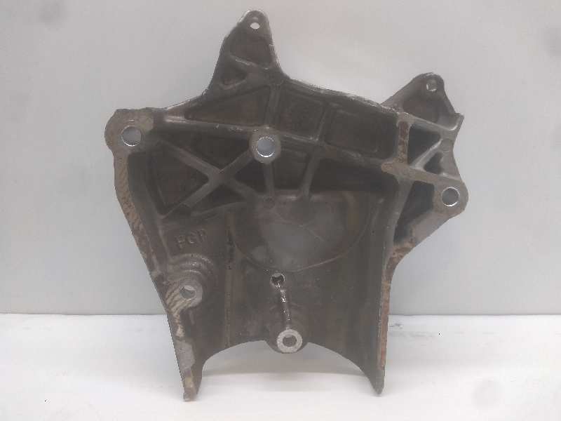 Soporte motor derecho, foto 1 de 3