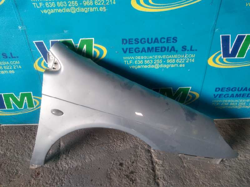 Aleta delantera derecha