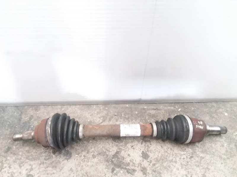 Transmision delantera izquierda