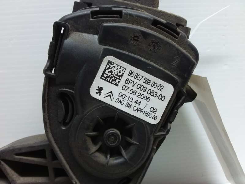 Pedal acelerador