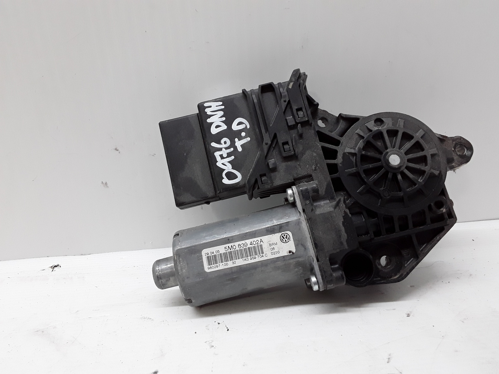 Motor elevalunas trasero derecho, foto 1 de 3