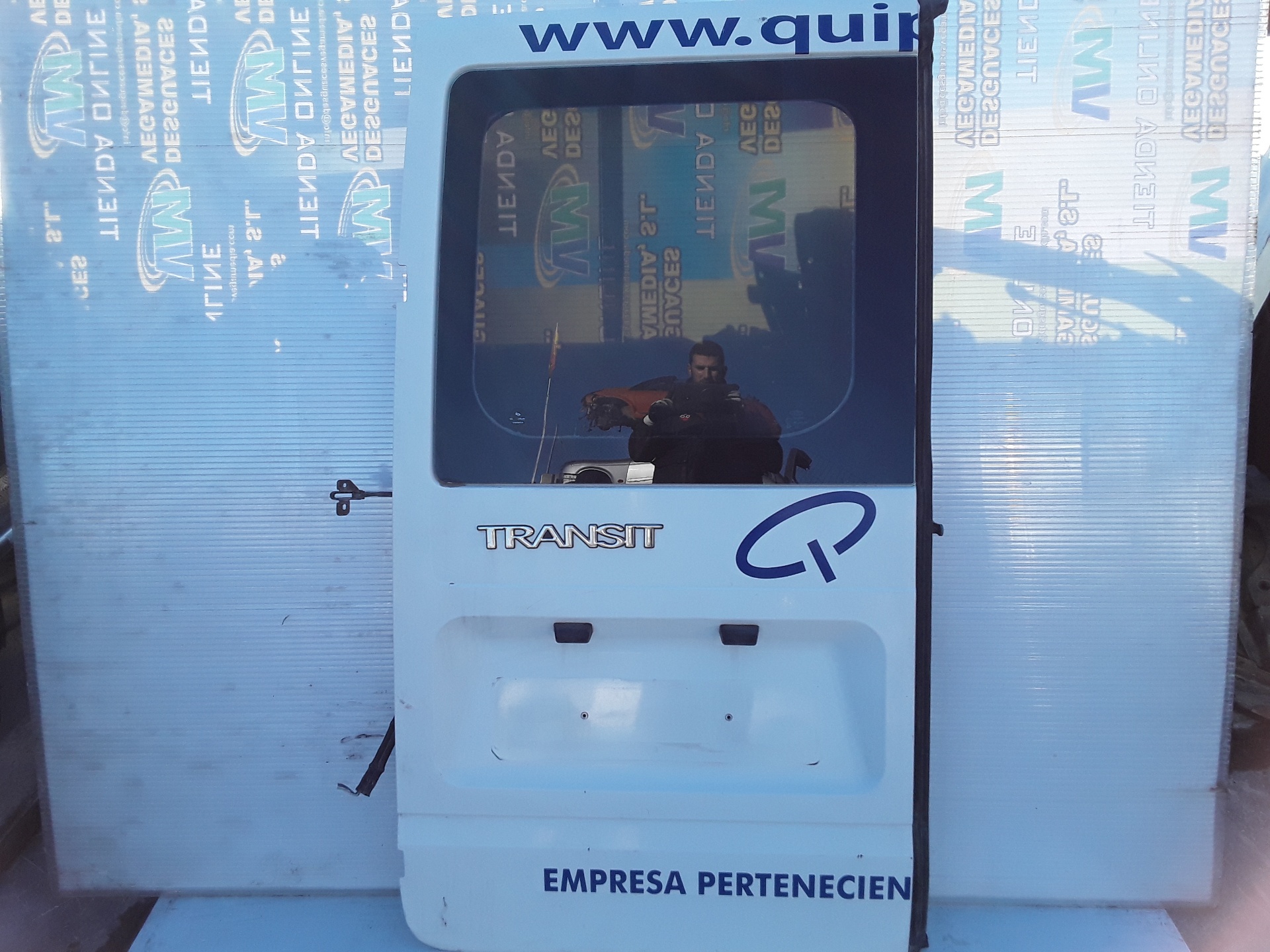 Puerta trasera izquierda