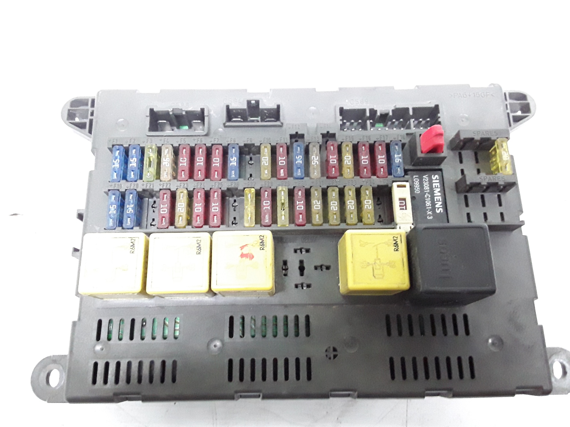 Caja reles / fusibles