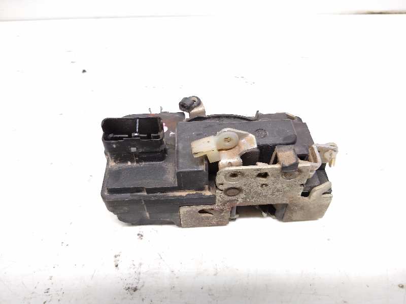 Cerradura puerta delantera izquierda