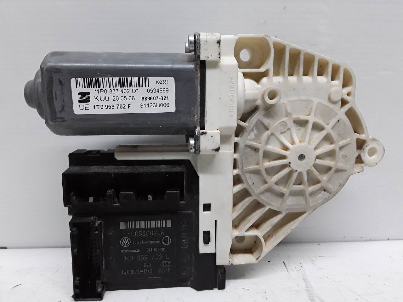 Motor elevalunas delantero derecho, foto 1 de 3