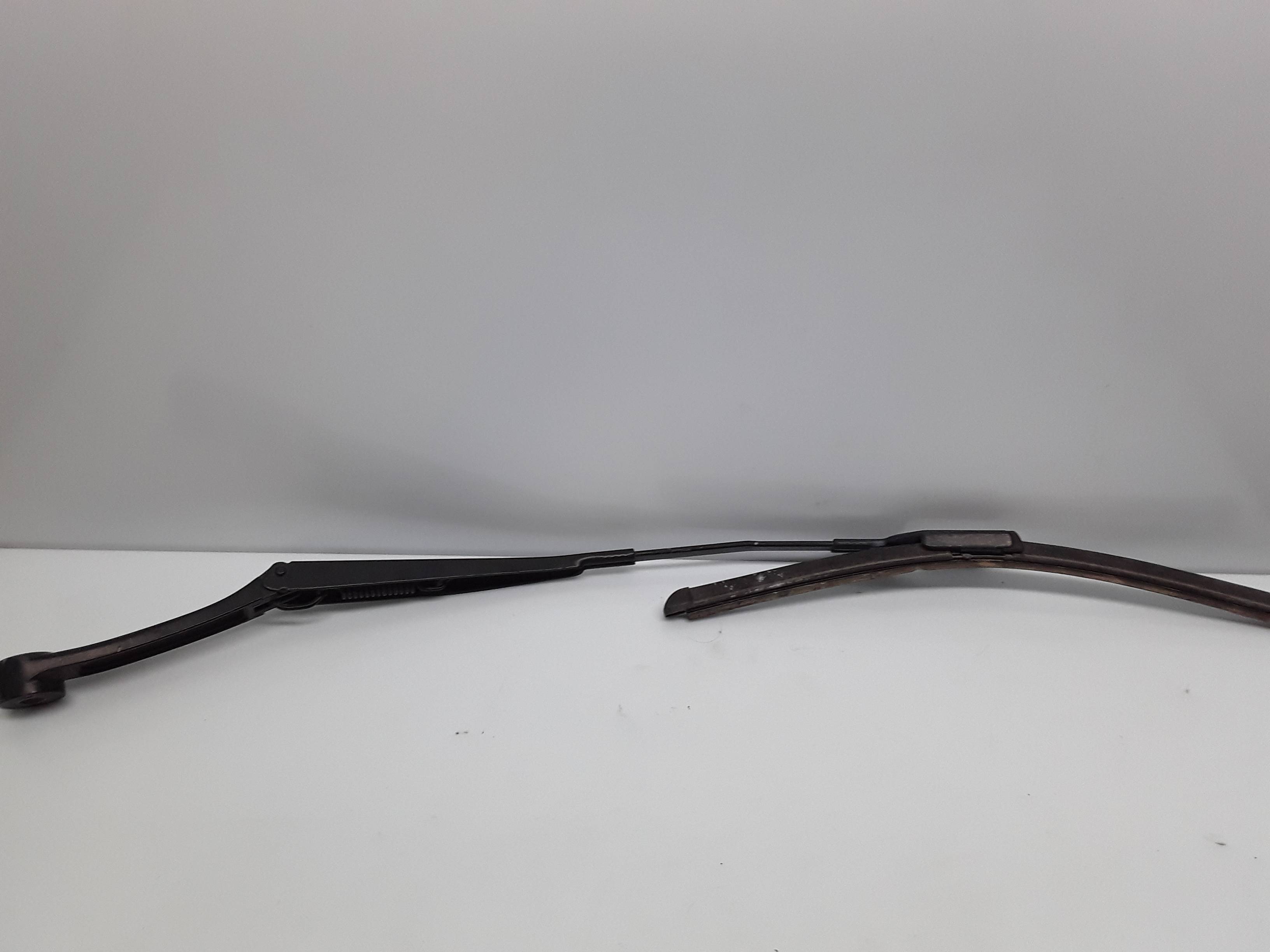 Brazo limpia delantero izquierdo, foto 1 de 2